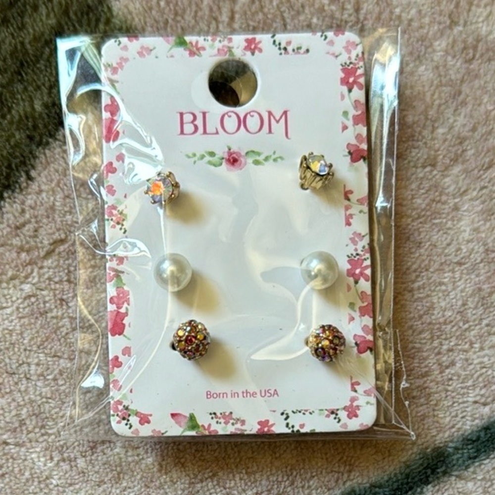 Bloom Collection Boutique Stud Earring Set Costume Jewelry Pearl Diamond Sparkle